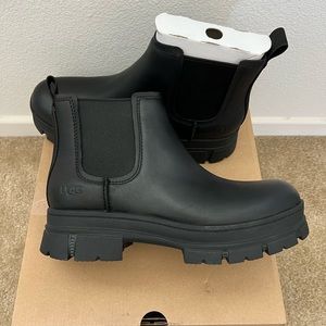 UGG Ashton Chelsea Boots